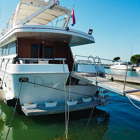Yacht Diva *