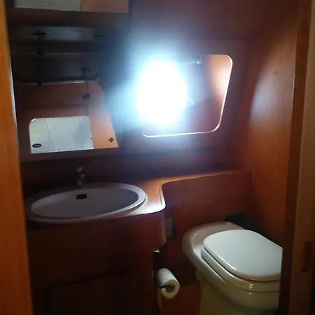 Botel Yacht Diva Venice
