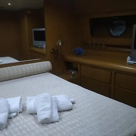 Yacht Diva * Venice