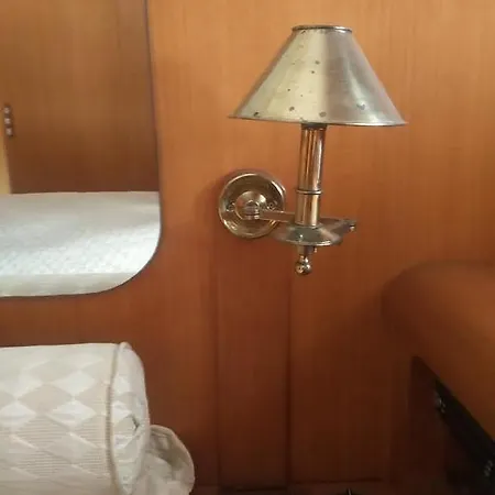 Yacht Diva Venise