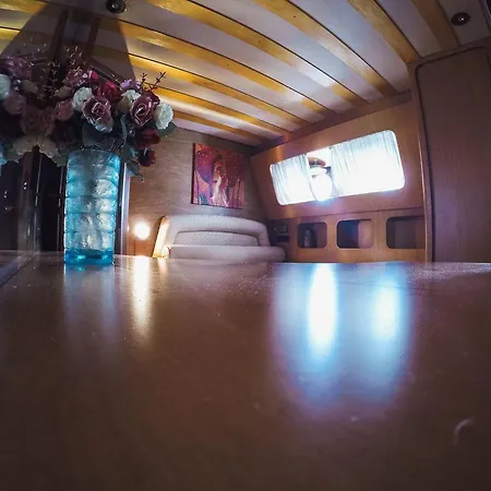 Yacht Diva * Venice
