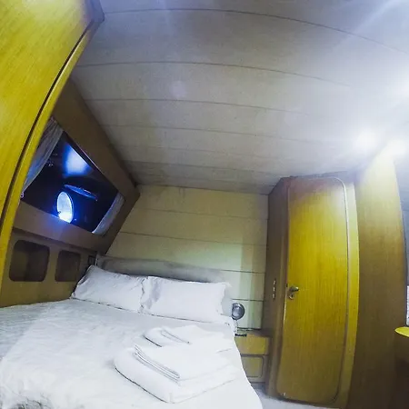 Yacht Diva Botel Venice