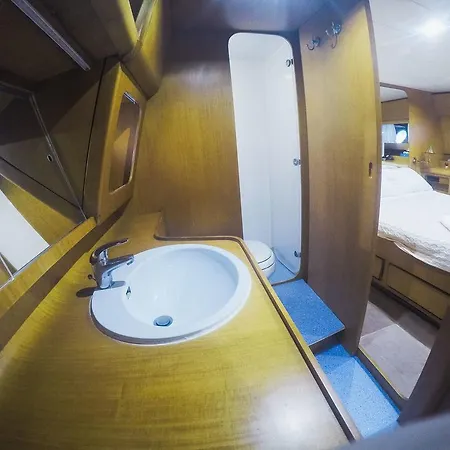 Yacht Diva Botel Venice