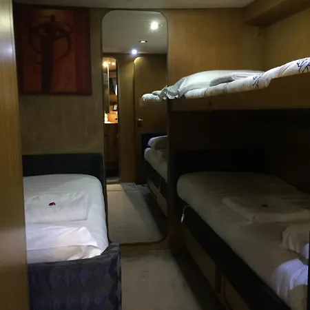 Botel Yacht Diva *