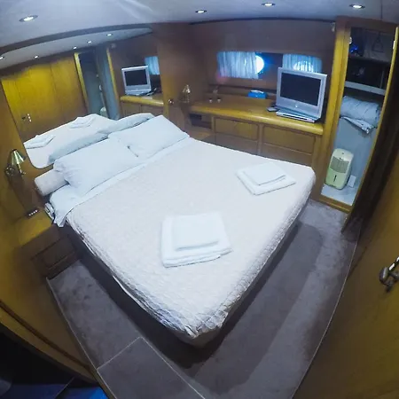 Πλωτό κατάλυμα Yacht Diva *